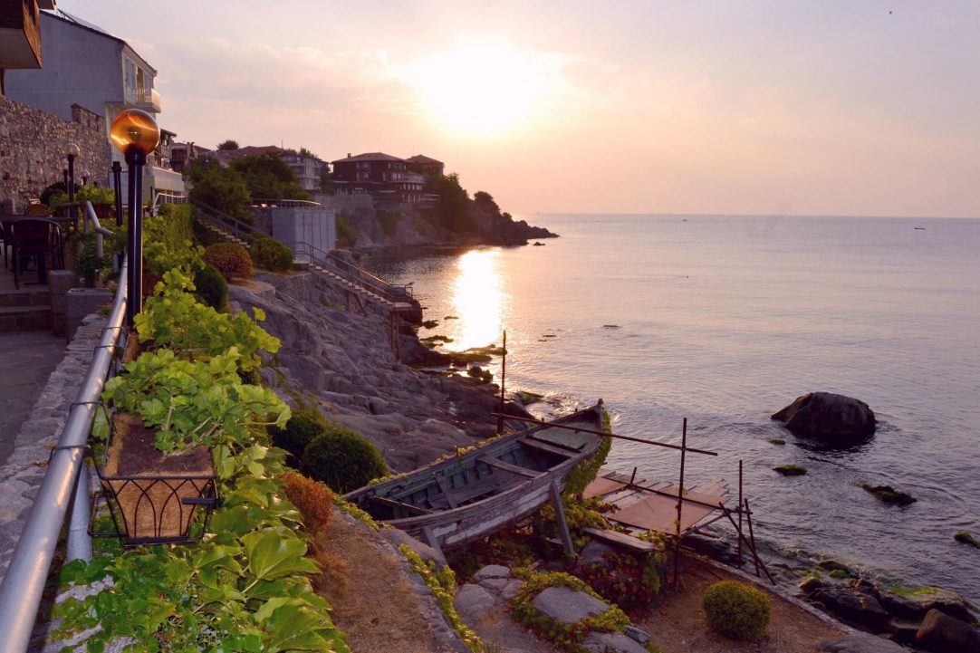 Sozopol  ze statkiem